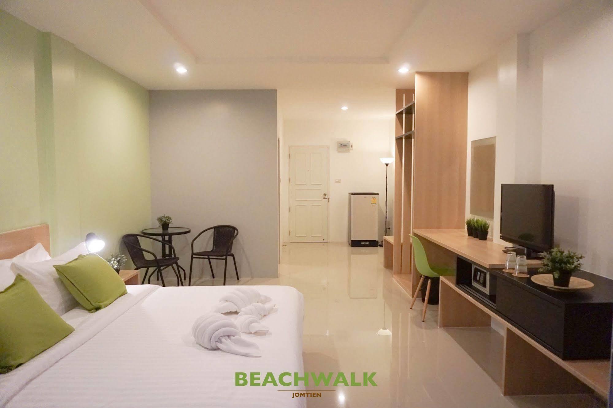 Beachwalk Jomtien Exterior photo